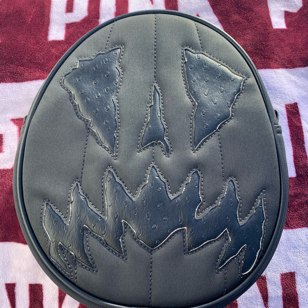 Love pain and stitches bag